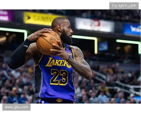 湖人三核联手发威 东詹里同场斩获25分8助 凭借关键表现力压对手成功卡位